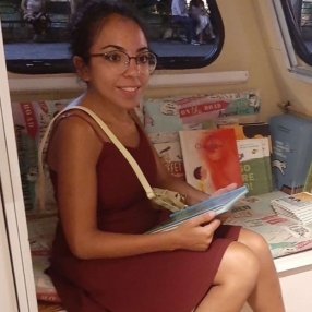 Lusy, Babysitter in Avola