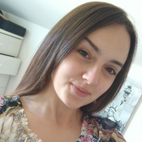 Letizia, Babysitter a Aprilia