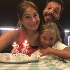 Carlotta, Famiglia a Genova