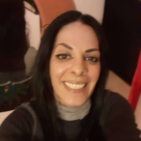 Elas, Babysitter in Adrano