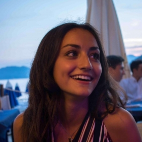 Chiara, Babysitter a Firenze