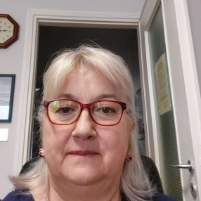 TIZIANA, Babysitter a Pino Torinese