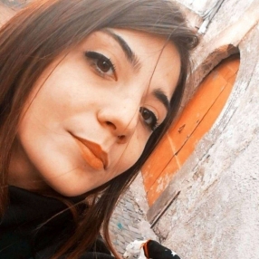 Elvira, Babysitter a San Giuliano