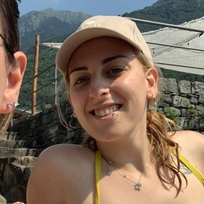 Gaia, Babysitter a Cremella