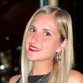 Rossella, Babysitter a Cagliari