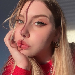 Sara, Babysitter a Fano