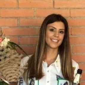 Virginia, Babysitter in Buti