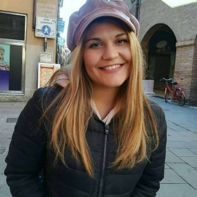 Giorgia, Babysitter a Via Larga