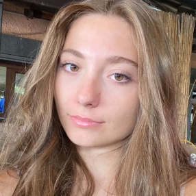 Alessia, Babysitter a Villa Fornaci