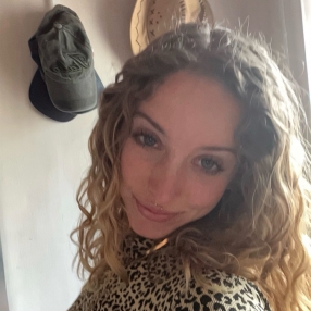 Anna, Babysitter a Albissola Marina