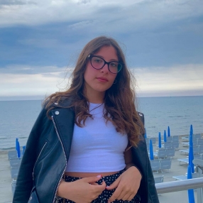 Alessia, Babysitter a Santa Maria