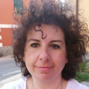 Sandra , Babysitter a Busalla