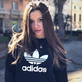 Ilenia, Babysitter a Bari Sardo