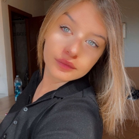 Miriam, Babysitter a Comune di Parma