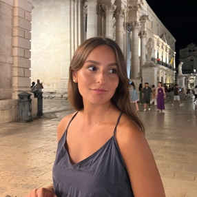 Sofia, Babysitter a Rimini