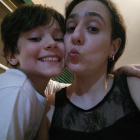 Mara, Babysitter a Canzo