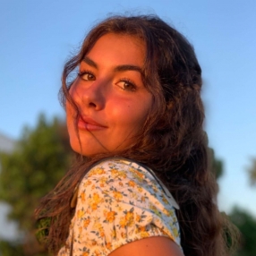 Veronica, Babysitter a Città metropolitana di Sassari