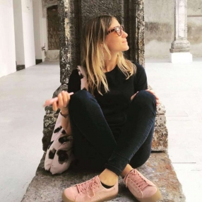 Agnese, Famiglia a Napoli