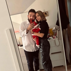 Noemi, Family in Minturno