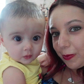 Angela, Babysitter a Aradeo