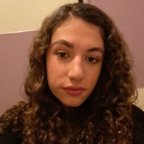 Virginia, Babysitter a Aulla