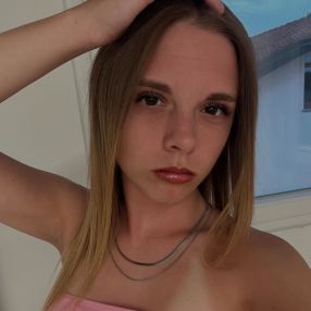 Rebecca, Babysitter a Lonate Ceppino