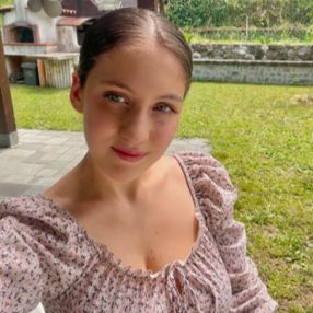 Sara, Babysitter a Aulla