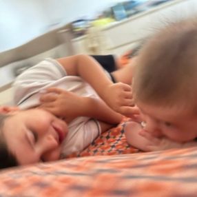 Elisabetta, Famiglia a Pezze di Greco
