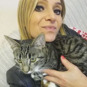 Linda, Babysitter a Calci