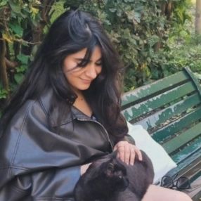 Ayrin, Babysitter a Napoli