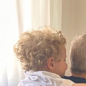 Carlotta, Famiglia a Genova