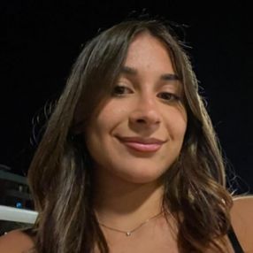 Cecilia, Babysitter a Marina di Montemarciano