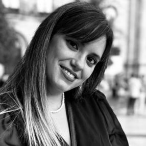 Ilenia, Babysitter a Nicolosi
