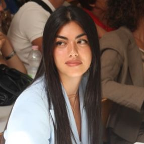 Lucia, Babysitter a Squillace