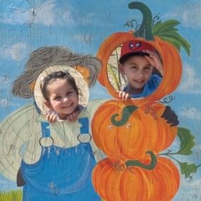 Veronica, Famiglia a Mascalucia
