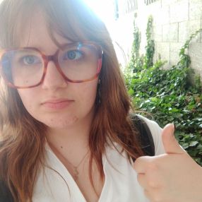 Aurora, Babysitter a Castiraga Vidardo