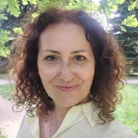 Greta, Famiglia a Varese
