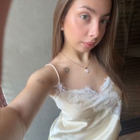 Vittoria, Babysitter a Torrita di Siena