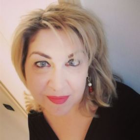 Pina, Babysitter in Montano Lucino