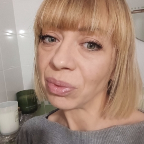 Adina, Babysitter a Cascina
