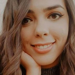 Aurora, Babysitter a Oliena
