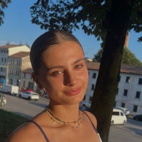 Nicole, Babysitter in San Vendemiano