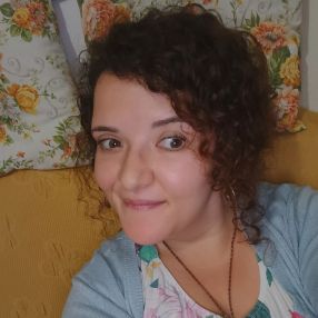 Elisa, Babysitter a Uras