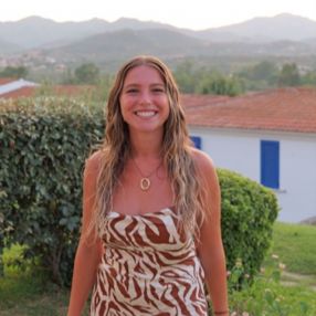 Laura, Babysitter in Elmas