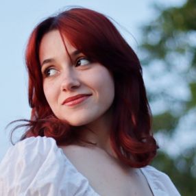 Elisa, Babysitter a Bibbiano