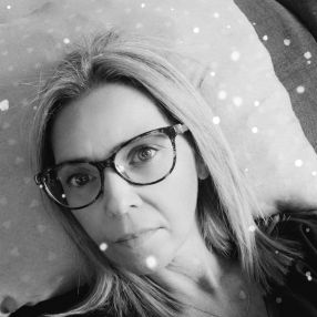 Adriana, Babysitter a Carlentini