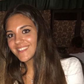 Greta Agata, Babysitter in Pedara