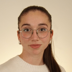 Corinna, Babysitter a Lonigo