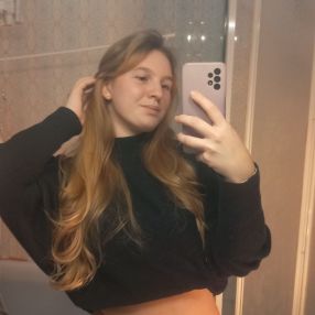 Ester, Babysitter a Zola Predosa
