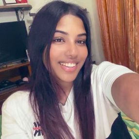 Shama, Babysitter a Tortolì